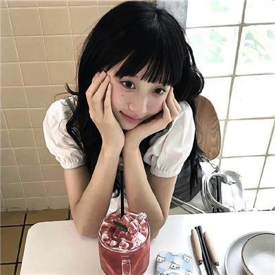 金牌客服董董恩